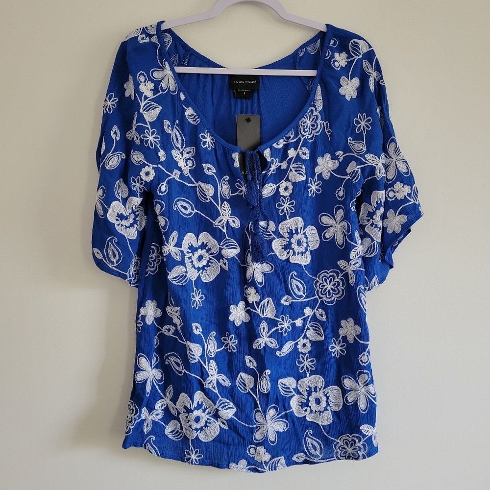 Liv Los Angeles Artsy Floral Embroidered Boho Flowy Blue Top S